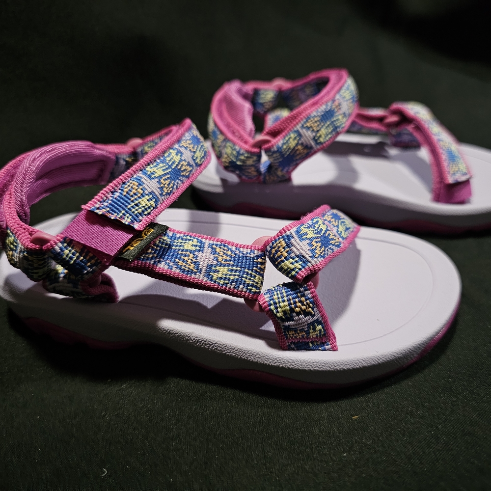 Kids Pink Patterned Sandals